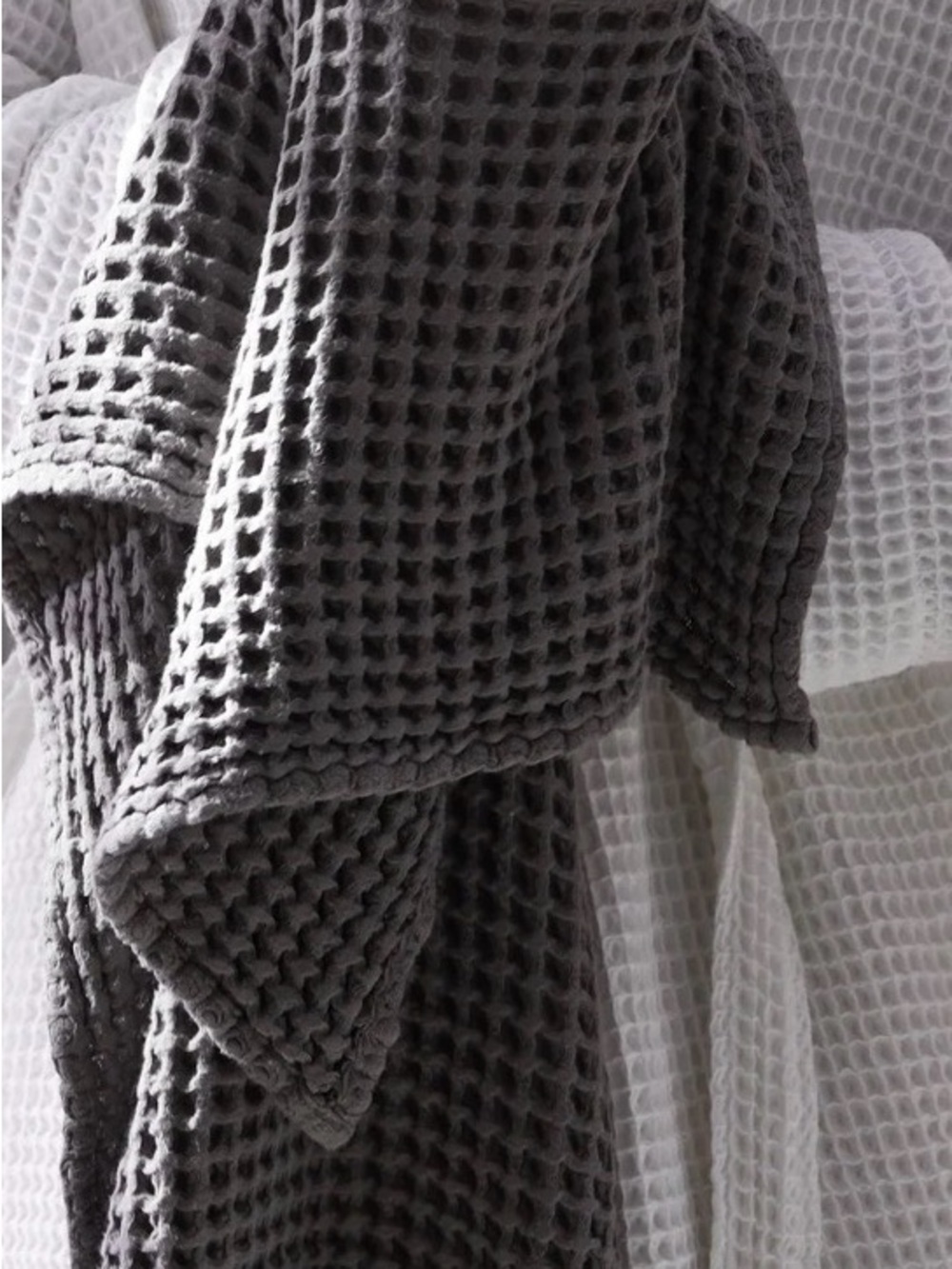 Parachute Charcoal Gray Waffle Cotton Hand Towel L1L2
